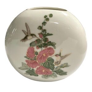 Hummingbird Floral Bud Vase Round
Porcelain Made in Japan Vintage Otagiri